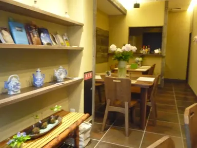 本の読める　Cafe 縁 yosuga