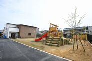 地域の子どもも、近隣企業の子どもも通える、働き方も待機児童問題も改善を目指す、京都府産木材を活用した環境・身体に優しい保育園が開園