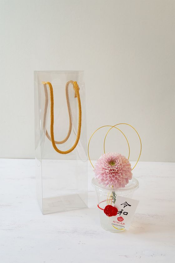 新元号「令和」記念　
日本に所縁の深い、マム（菊）をテーマにした
記念商品を数量限定で全国のHibiya-Kadan Style他や
オンラインショッピングサイトで、4月26日（金）発売
～新しい時代を祝う、菊柄を絵付けした胡蝶蘭や、
フラワーフラッペ、そのまま飾れるブーケ～