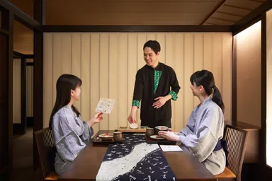 【界 鬼怒川】夕食での作家クイズ