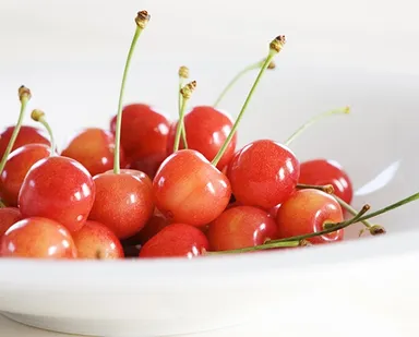 【予約販売】ご自宅用 佐藤錦 斜めバラ詰(○秀・M) 1kg ※出荷時期6月下旬