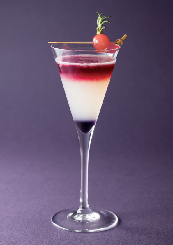 平成から令和へ。グラスの中で時の流れを表現
“慶祝カラー”とともに 新元号の幕開けを慶ぶカクテル
2019年5月1日（水・祝）より ホテル阪急インターナショナルにて販売