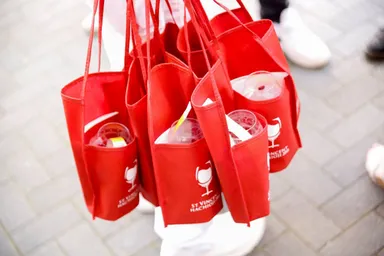 グラスホルダー