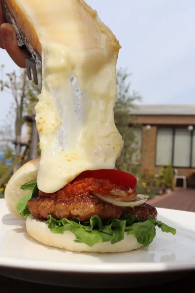 花畑牧場チーズバーガー