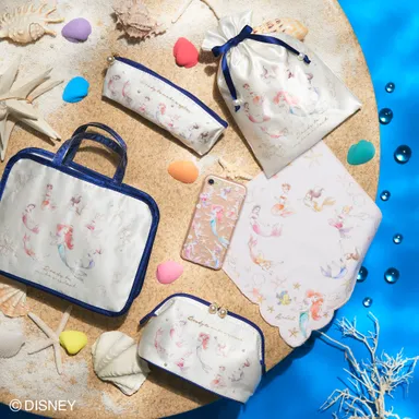 右上から時計回りに　キンチャクM(￥2,052)、ミニタオル(￥864)、フォンカバー(￥2,376)、ワイヤーポーチ(￥2,916)、スパバッグ(￥2,808)、ハブラシポーチ(￥1,728)