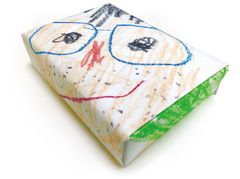 子どもたちが描いた似顔絵で包装してプレゼント！つつみ屋工房「父の日オリジナルラッピングキャンペーン」