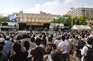 昼間のメインステージ