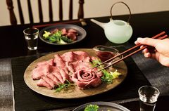 140年以上の歴史を誇る“肉の老舗 柿安”自慢のお肉ギフト『柿安本店 黒毛和牛 ローストビーフ スライス』　「セブン-イレブン 夏ギフト2019」限定商品として5月13日(月)から販売中
