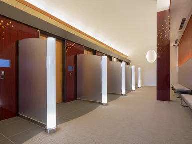 桜をテーマにした参拝フロア