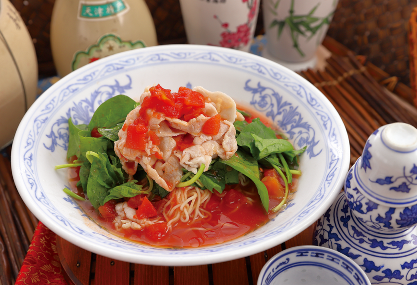 パッと見イタリアン 食すと 中華 の味わい 旬のトマトを使用した 中国料理冷し麺 冷しトマト麺 を6月1日より販売開始 株式会社ホイッスル三好 のプレスリリース