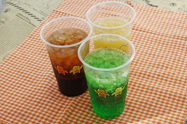 ドリンク(700cc入ります)　100円