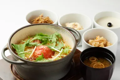 丸ごと炊き込みトマト飯