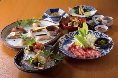 きめ細やかな仕込みがほどこされた くずし之助　季節のコース