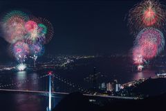 関門海峡花火大会＜山口県下関市、福岡県北九州市＞