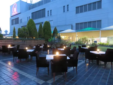 東急百貨店本店「プレミアムビアガーデン」ソファ席