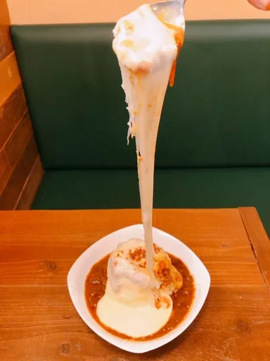 (4)伸びるチーズにテンションあがります