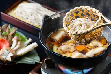 【星野エリア】「軽井沢よくばり秋散歩プラン」たっぷり茸の投じ蕎麦（限定ランチ）