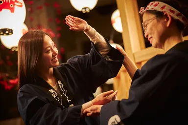 【磐梯山温泉ホテル】踊りをスタッフがレクチャー