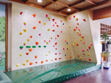 キッズボルダリング