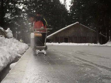 氷室の前で切り出し