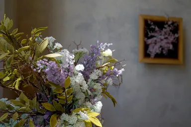 展示作品「藤とこでまりのアレンジ」