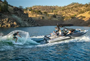 世界NO,1の波を作り出すCENTURION BOAT(1)