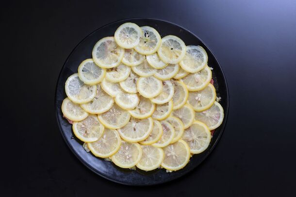 広島レモンで覆いつくされた夏限定メニューが 焼肉 白李 に登場 レモンがそがいに 牛タンや〆の冷麺を広島 全店で提供 株式会社泰成foozのプレスリリース