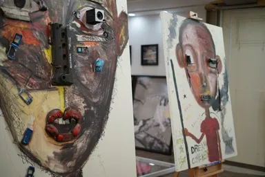 ガーナのゴミで創られたアート