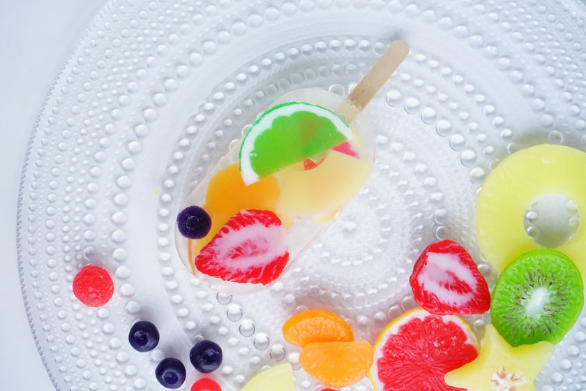 カラフルで美味しそう!?おもわず食べたくなっちゃう手作りせっけん♪
『アイスキャンディーせっけん作り』を「エビスタ西宮」で開催