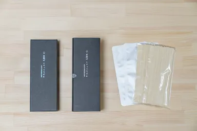 お持ち帰り用釜揚げトリュフうどん(左：2食入 2,980円(税込)、右：4食入 5,400円(税込))