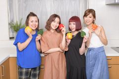 梅田彩佳さん×人気インスタグラマー『K-FOOD美容研究部』結成！