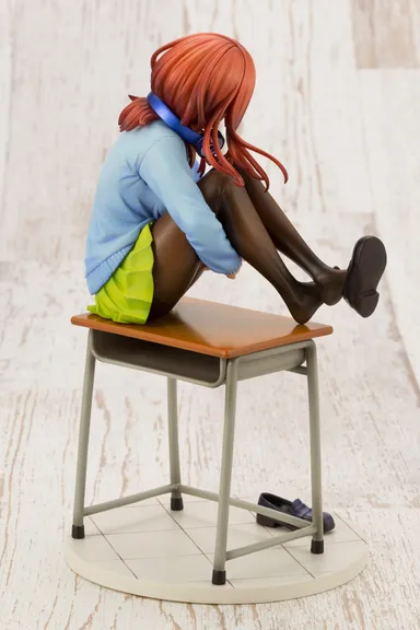 1／8スケールフィギュア 中野三玖07