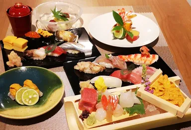 淡路島由良産天然赤ウニ堪能カウンター鮨コース