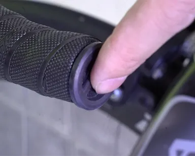 GENTZはエンドキャップ部分を押すだけ