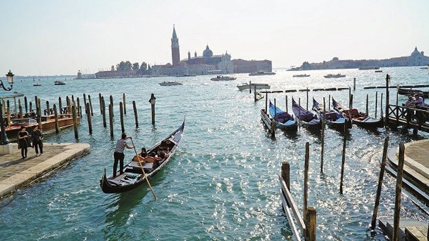 2019年夏休み 旅行予約動向
～海外は航空機のチャーターが需要を押し上げ～
〈海外105%〉欧州はGWに引き続き好調！スイス・イギリスが好調！！
〈国内103%〉近畿・北陸・甲信越が人気! 長期滞在も拡大