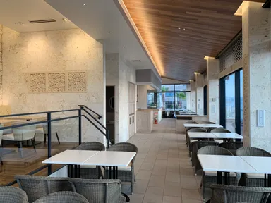 淡路リゾート店内1