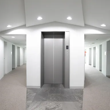 施設内・エレベーター