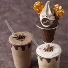 アイスチョコレートドリンクとソフトクリームショコラ