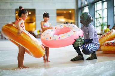 【リゾナーレ八ヶ岳】半魚人のプールデビューサポート2