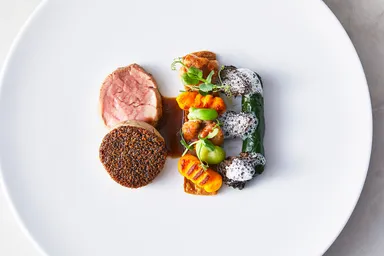 ブルターニュ産仔牛フィレ肉のポアレ モリーユ茸のソース ヴァンジョーヌの泡