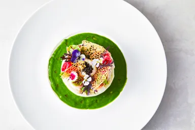 ロワール産ホワイトアスパラガスのシャルロット ツブ貝と生ハム 菜の花のクーリー