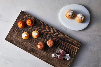 タルト柚子　フィナンシェ　マカロンショコラ　カシスキャラメル　プティシューキャフェ