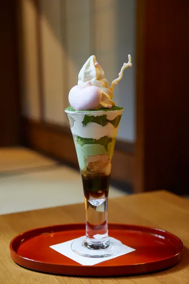 人気の古民家カフェで「koiパフェ」新登場