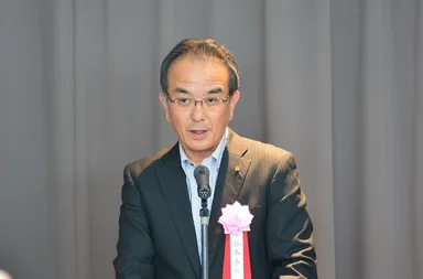 開所式で挨拶する京セラ社長 谷本秀夫