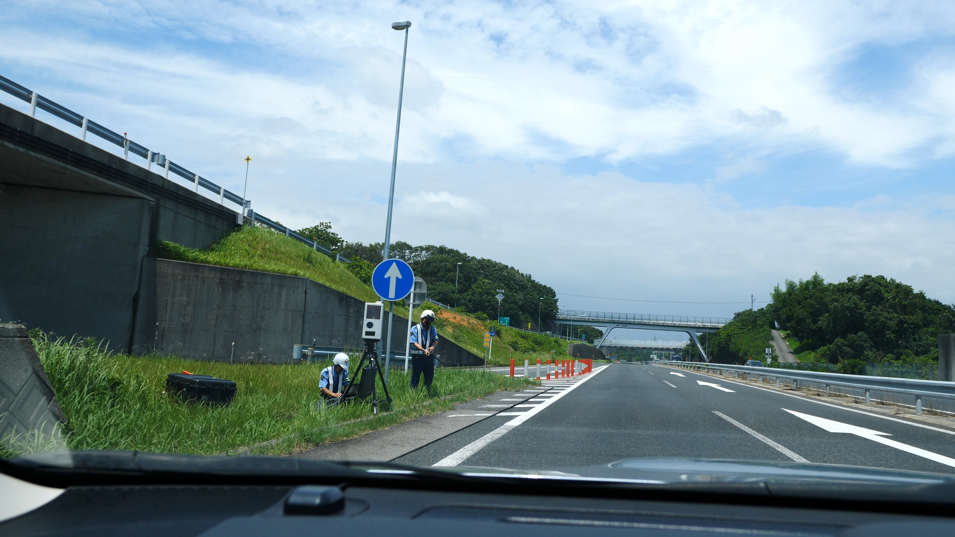 南知多道路での移動式オービス