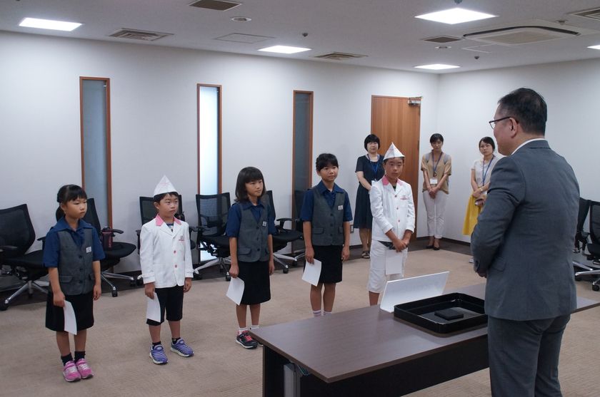 京阪百貨店で働く「キッズ社員」を募集します！
「デパートではたらいてみよう！」を開催します