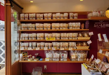 松本の土産の新定番として、1か月に9,000袋近くを販売する「松本ケンピ」