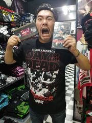 ホラー映画「死霊のえじき」とハードコアチョコレートのコラボレーションTシャツが登場!