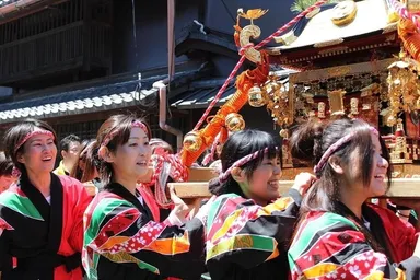 前回の草津来来みこし