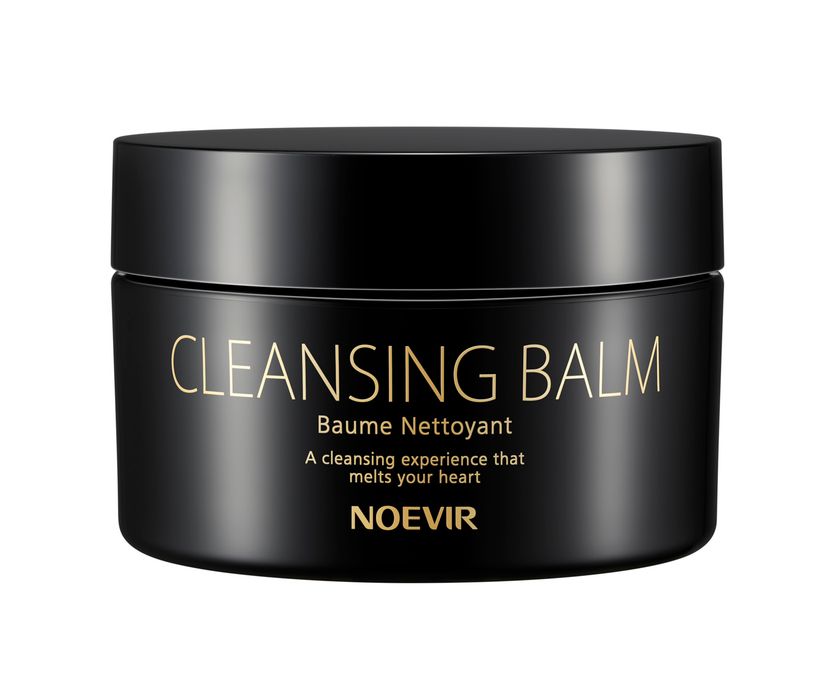 メイクアップはもちろん、角栓までしっかりオフする
バーム状のクレンジング／ノエビア